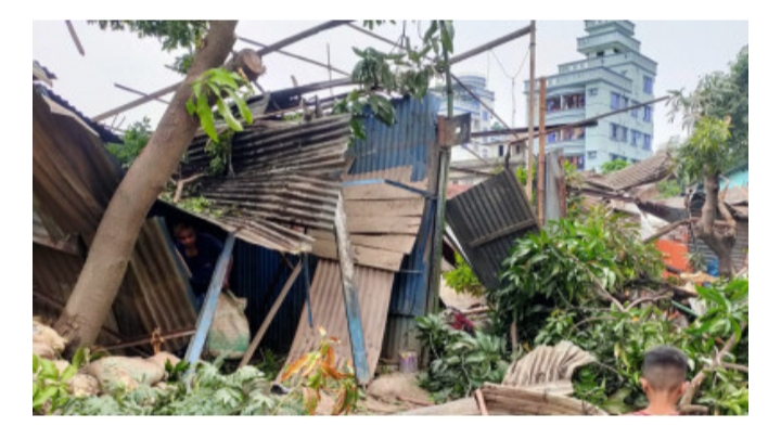 গেন্ডারিয়া পুকুর উদ্ধারে রাজউকের উচ্ছেদ অভিযান