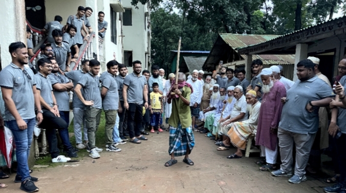 নবীন ও প্রবীণদের মেলবন্ধনে আয়োজিত হয়েছে “অনুষঙ্গ”