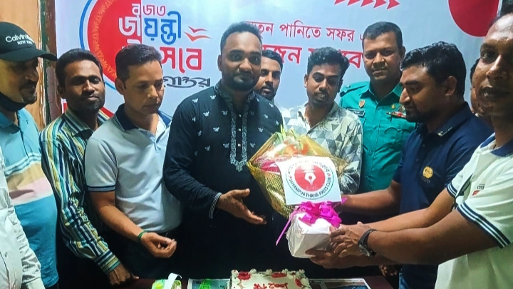শ্যামপুরে দৈনিক যুগান্তরের রজতজয়ন্তী উৎসবে পথশিশু ও দুস্থদের মাঝে নগদ অর্থ ও খাবার বিতরণ শ্যামপুরে দৈনিক যুগান্তরের রজতজয়ন্তী উৎসবে পথশিশু ও দুস্থদের মাঝে নগদ অর্থ ও খাবার বিতরণ