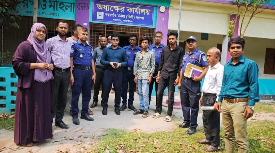 এসএসসি পরীক্ষায় নকল সরবরাহের দায়ে ২ জন আটক ও পরীক্ষার্থী বহিষ্কার ১ এসএসসি পরীক্ষায় নকল সরবরাহের দায়ে ২ জন আটক ও পরীক্ষার্থী বহিষ্কার ১