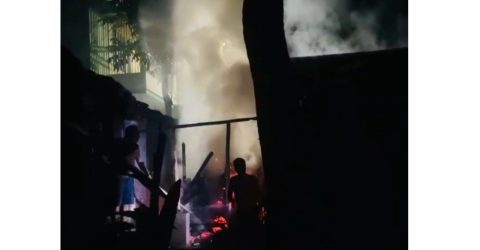 নবাবগঞ্জে মা সন্ত্রাসী ভাড়া করে, মেয়ে মেয়ের স্বামী ও শিশু কন্যাকে ঘরে আগুন দিয়ে পুড়িয়ে মারার অভিযোগ 