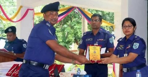 গাইবান্ধার শ্রেষ্ঠ ওসি নির্বাচিত হলেন গোবিন্দগঞ্জ থানার ওসি বুলবুল ইসলাম