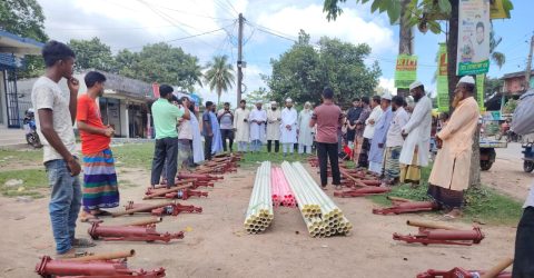 বিশুদ্ধ পানির চাহিদা পুরনের লক্ষে ১৩০টি টিউবওয়েল বিতরণ করেন মোঃ মতিউর রহমান