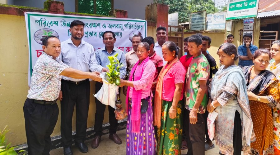 খাগড়াছড়িতে প্রশিকার আয়োজনে চারা বিতরণ ও বৃক্ষরোপণ খাগড়াছড়িতে প্রশিকার আয়োজনে চারা বিতরণ ও বৃক্ষরোপণ