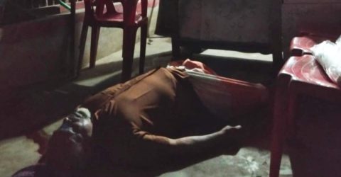 নিজের অফিসে পড়ে আছে বৃদ্ধের রক্তাক্ত মরদেহ