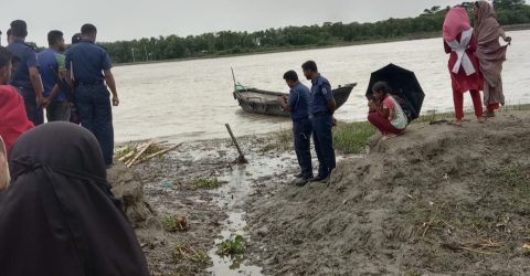 দাকোপ উপজেলা স্বাস্থ্য কমপ্লেক্সের পাশে নবজাতকের লাশ উদ্ধার 