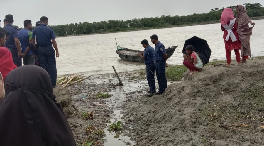 দাকোপ উপজেলা স্বাস্থ্য কমপ্লেক্সের পাশে নবজাতকের লাশ উদ্ধার দাকোপ উপজেলা স্বাস্থ্য কমপ্লেক্সের পাশে নবজাতকের লাশ উদ্ধার
