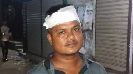 রূপগঞ্জে যুবদল নেতার বাড়িতে হামলা ভাংচুর ও লুটপাট ॥ নারীসহ আহত ৫ রূপগঞ্জে যুবদল নেতার বাড়িতে হামলা ভাংচুর ও লুটপাট ॥ নারীসহ আহত ৫