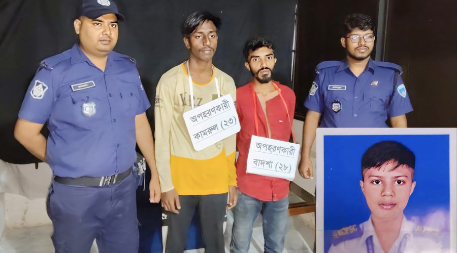 খাগড়াছড়িতে ৬ ঘন্টার মধ্যে অপহৃত স্কুলছাত্র উদ্ধার সেনা অভিযানে আটক ২, মূল হোতা মালেক এখনো পলাতক খাগড়াছড়িতে ৬ ঘন্টার মধ্যে অপহৃত স্কুলছাত্র উদ্ধার সেনা অভিযানে আটক ২, মূল হোতা মালেক এখনো পলাতক