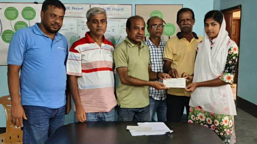 আমতলীতে ফ্রি ল্যান্সিং প্রশিক্ষন প্রাপ্ত সদস্যদের মাঝে চেক বিতরণ আমতলীতে ফ্রি ল্যান্সিং প্রশিক্ষন প্রাপ্ত সদস্যদের মাঝে চেক বিতরণ