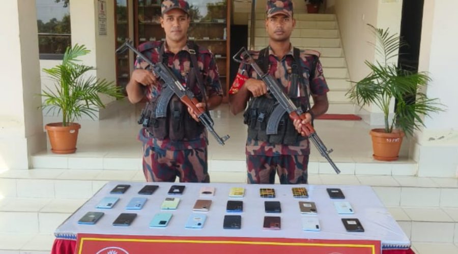 চাঁপাইনবাবগঞ্জ মহানন্দা ব্যাটালিয়ন ৫৯বিজিবির টহল দলের বিরুদ্ধে মোবাইল চোরাকারবারীর মিথ্যা অপপ্রচারের অভিযোগ