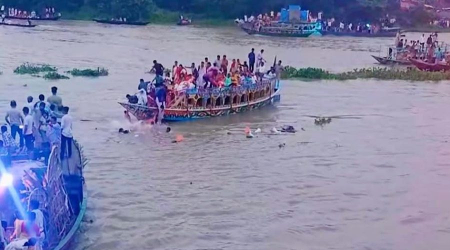 কালিয়াকৈরে তুরাগে প্রতিমা বিসর্জনের সময় নৌকাডুবি, দুই শিশু নিখোঁজ