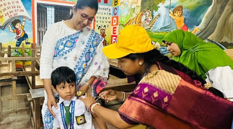 বীরগঞ্জে টাইফয়েড টিকাদান ক্যাম্পেইনের উদ্বোধন