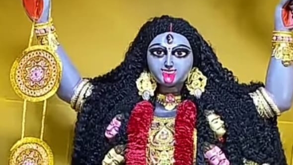 আজ শ্রী শ্রী শ্যামা পূজা ও শুভ দীপাবলি উদযাপিত হচ্ছে