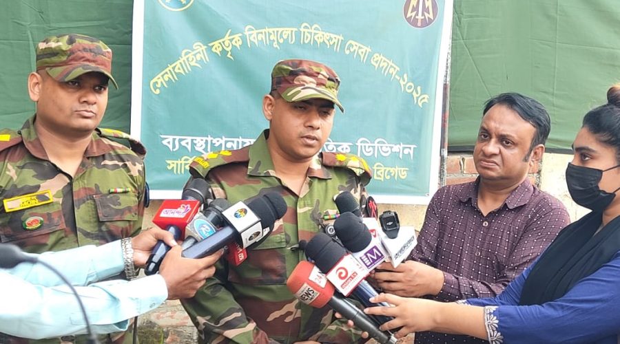 যাত্রাবাড়ীতে সেনাবাহিনীর বিনামূল্যে চিকিৎসা সেবা পেলেন ছয় শতাধিক মানুষ