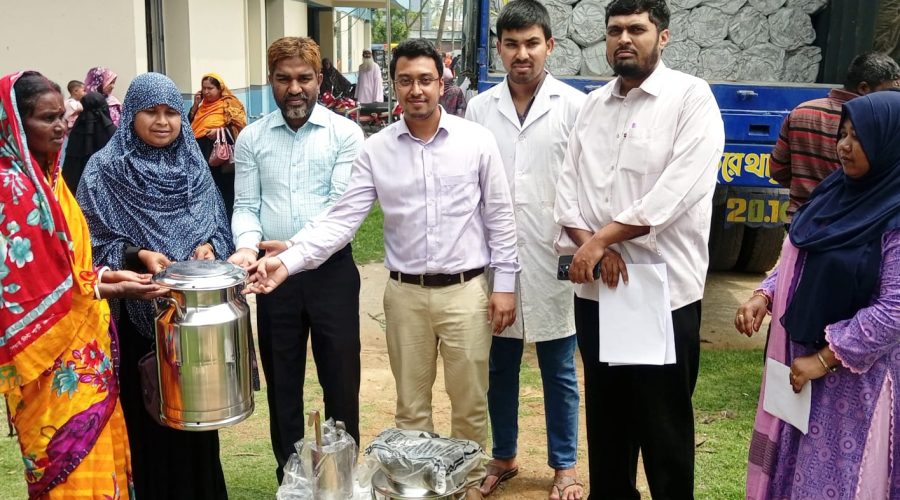 পাঁচবিবিতে গাভী মালিকদের মাঝে প্রাণিসম্পদ অফিসের প্রণোদনা বিতরণ