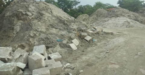 লোহাগাড়ায় লোক দেখানো অভিযান, অন্যদিকে বালু–মাটি লুটের অভিযোগ