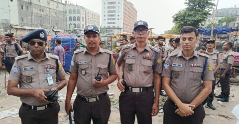 জুরাইন মোড়ে অবৈধ ফুটপাত উচ্ছেদ, স্বস্তি ফিরল পথচারী ও যানচলাচলে
