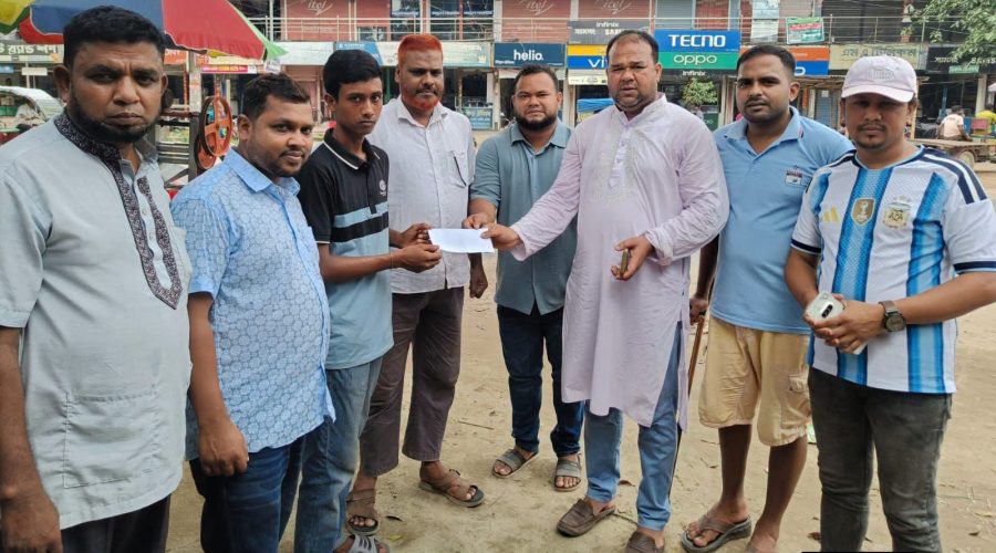 দিনাজপুরে ভ্যানশ্রমিকের মেধাবী সন্তানকে সংবর্ধনা ও আর্থিক সহায়তা