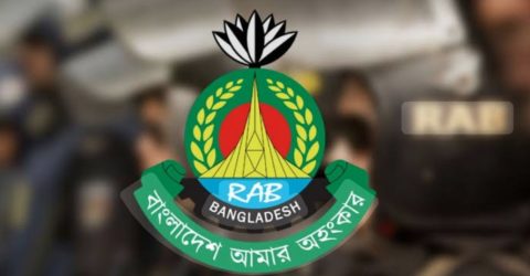 কদমতলীতে ব্যবসায়ীকে গুলি করে হত্যা চেষ্টার মামলার প্রধান আসামি ‘স্যুটার মহিন’কেগ্রেপ্তার করেছে র‌্যাব-১০