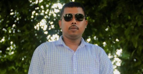 আসাদুল শেখের উদ্যোগে পথশিশুদের মুখে হাসি