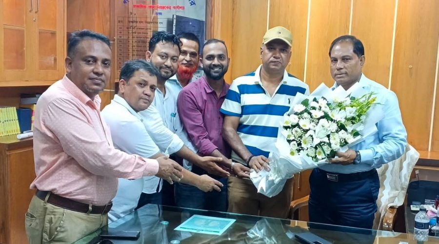 আঞ্চলিক খাদ্য নিয়ন্ত্রক ঢাকা'র সঙ্গে নবনির্বাচিত ঢাকা রেশনিং ইউনিট কমিটির সৌজন্য সাক্ষাৎ