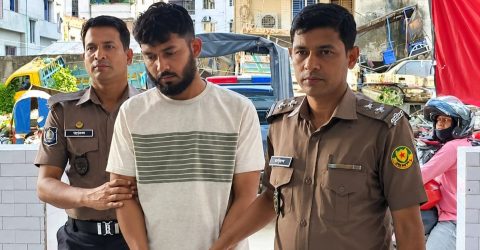 কদমতলীতে বিএনপি নেতার নাম ভাঙিয়ে চাঁদা দাবির অভিযোগে পুলিশের হাতে ১ জন আটক 