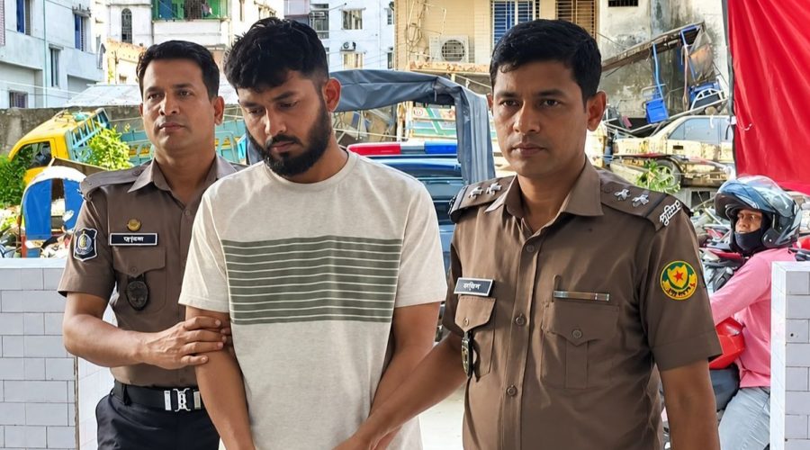 কদমতলীতে বিএনপি নেতার নাম ভাঙিয়ে চাঁদা দাবির অভিযোগে পুলিশের হাতে ১ জন আটক 