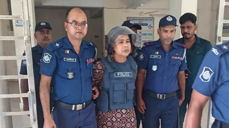 ফরিদপুরের ‘শীর্ষ সন্ত্রাসী’ গোলাম নাছিরকে ঢাকায় গণধোলাই, গ্রেপ্তার করল পুলিশ nasir-arrest