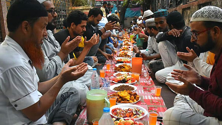 জুরাইন টাওয়ার ব্যবসায়ীদের উদ্যোগে সংবর্ধনা ও ইফতার মাহফিল অনুষ্ঠিত