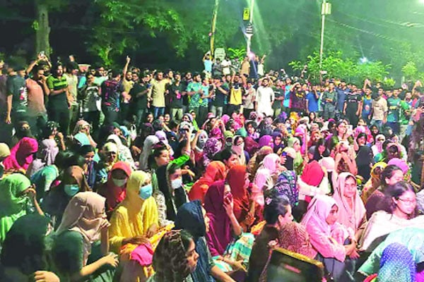 ঢাকা বিশ্ববিদ্যালয়ে হলে ছাত্ররাজনীতি নিষিদ্ধ, পক্ষে-বিপক্ষে অবস্থান, উত্তপ্ত ক্যাম্পাস ঢাকা বিশ্ববিদ্যালয়ে হলে ছাত্ররাজনীতি নিষিদ্ধ, পক্ষে-বিপক্ষে অবস্থান, উত্তপ্ত ক্যাম্পাস
