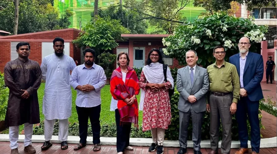 মার্কিন ও অস্ট্রেলীয় কূটনীতিকদের সঙ্গে এনসিপি নেতাদের বৈঠক মার্কিন ও অস্ট্রেলীয় কূটনীতিকদের সঙ্গে এনসিপি নেতাদের বৈঠক