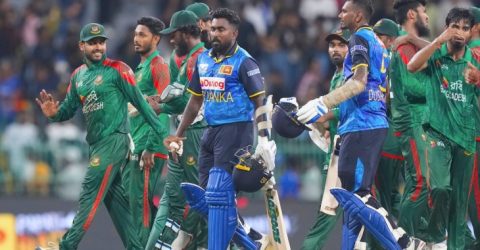 এশিয়া কাপ টি-টোয়েন্টি: শ্রীলঙ্কার কাছে হার, ভারতীয় বিশ্লেষকদের মন্তব্যে ক্ষোভ বাংলাদেশের সমর্থকদের
