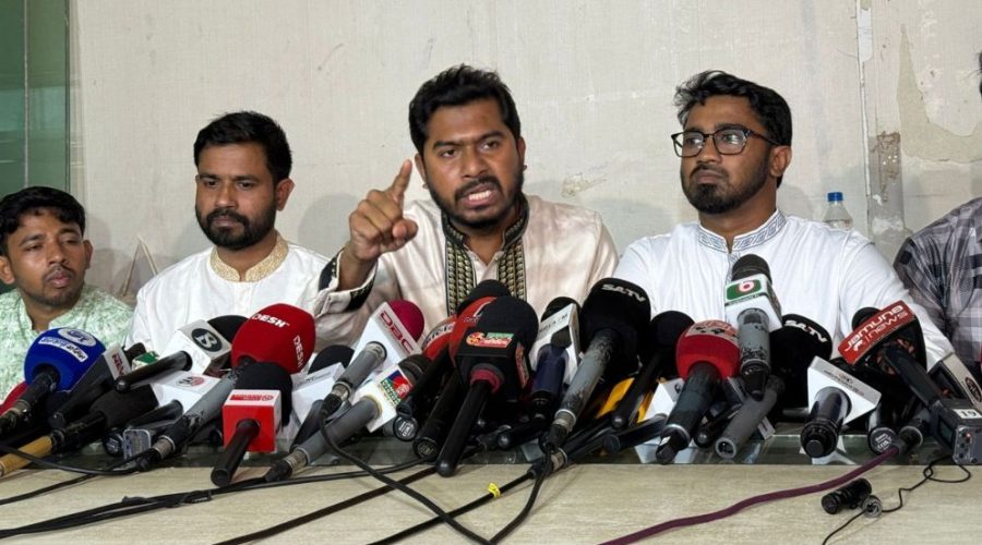আওয়ামী লীগ জনগণের যে সম্পদ লুটপাট করেছে, তা বাজেয়াপ্ত করে জনগণের কল্যাণে ব্যয় করা উচিত: নুরুল হক নুর আওয়ামী লীগ জনগণের যে সম্পদ লুটপাট করেছে, তা বাজেয়াপ্ত করে জনগণের কল্যাণে ব্যয় করা উচিত: নুরুল হক নুর