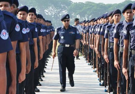 আসন্ন জাতীয় সংসদ নির্বাচন: দেড় লাখ পুলিশ সদস্যকে দেয়া হবে বিশেষ প্রশিক্ষণ, মাঠে থাকবে ৬০ হাজার সেনা পুলিশ
