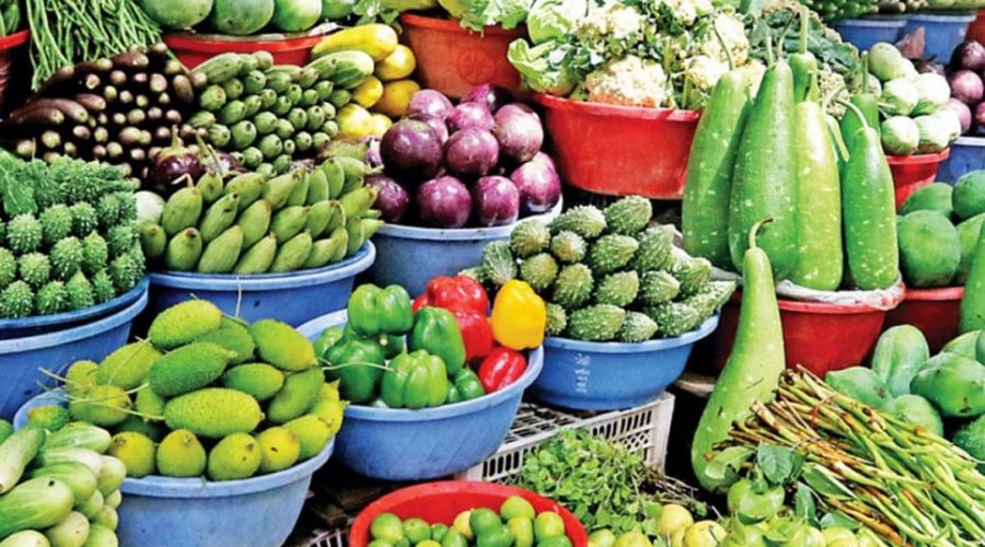 রাজধানীতে বেড়েছে ডিমের দাম, সবজির বাজারেও আগুন