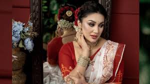ঢালিউডের জনপ্রিয় নায়িকা অপু বিশ্বাস আবারও সোশ্যাল মিডিয়ায় আলোচনায়